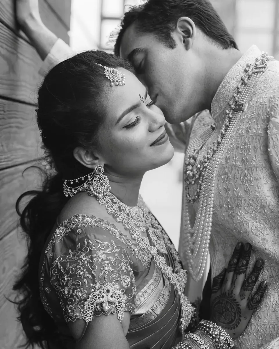 Apurva and Eshan, photo 3, by Paperboys