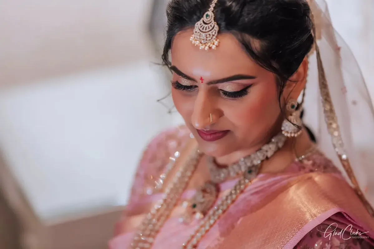 A dancer bride in a pink silk saree, photo 2, by Glad Clicks Photography