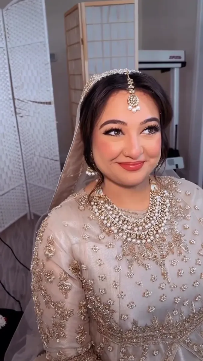 Hania, photo 3, from SKS Salon's Instagram