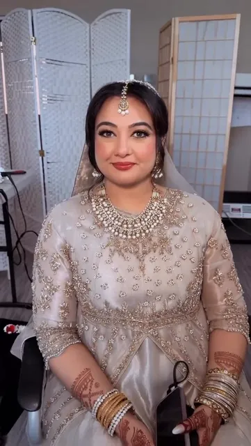 Hania, photographed by SKS Salon on Instagram