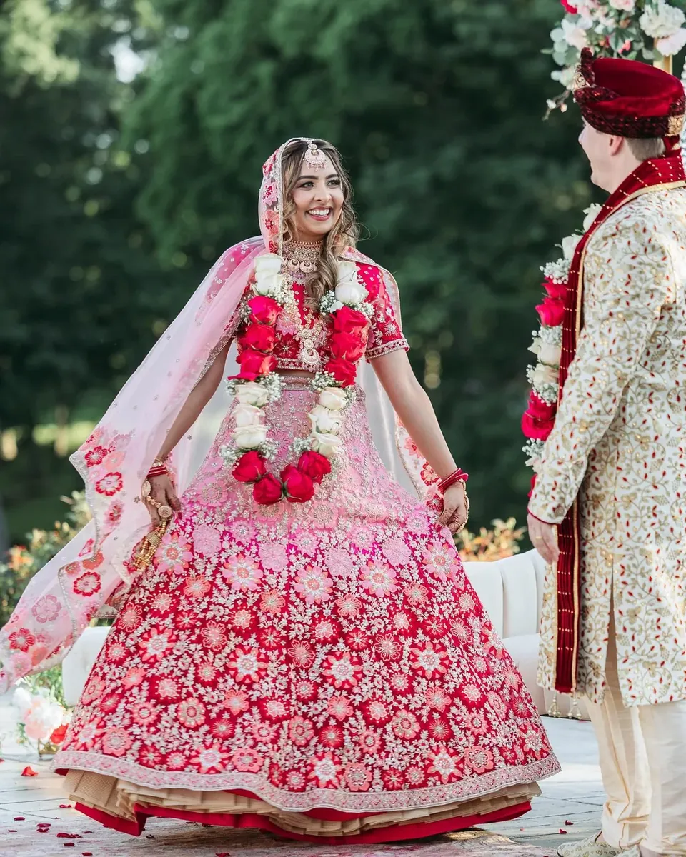 A bride at White's Ferry Manor, photo 7, by Arazo Studios